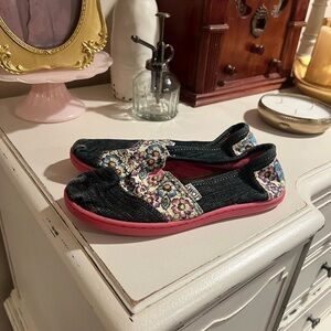 Roxy Floral Slip-On Shoes - Black and Pink